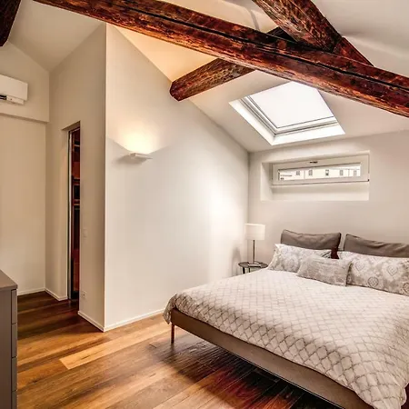 Luxurious In Apartament *